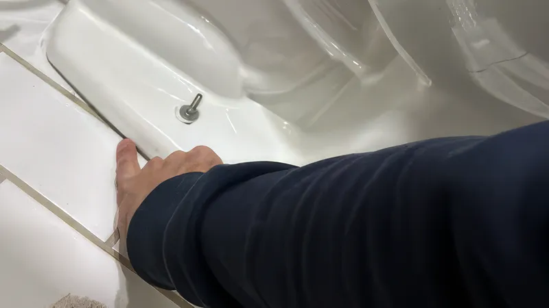 Wobbling-Toilet Wobbling Toilet